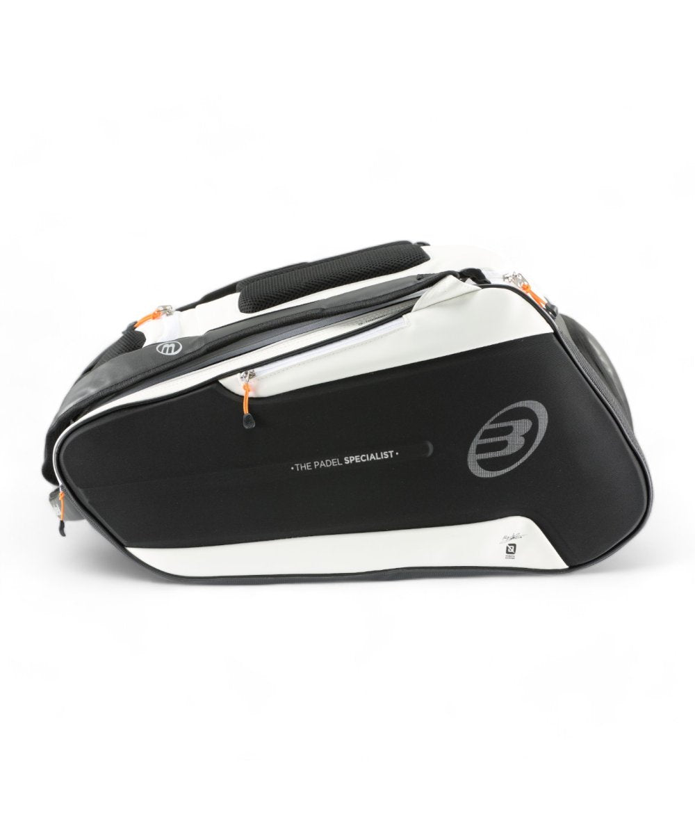 Paletero Bullpadel Hack Blanco 2025